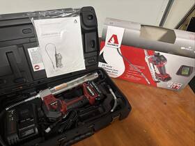 596-a1 Alemite 20v Electric Cordless Grease Gun Set With Battery And Charger 596-a1 Alemite 20v Electric Cordless Grease Gun Set With Battery And Charger