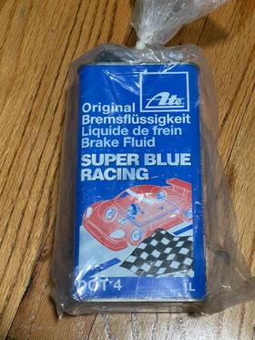 Ate 006633108287 Rare Nla Nos Super Blue Racing Dot 4 Brake Fluid 1 Liter Sealed No Leaks Ate 006633108287 Rare Nla Nos Super Blue Racing Dot 4 Brake Fluid 1 Liter Sealed No Leaks