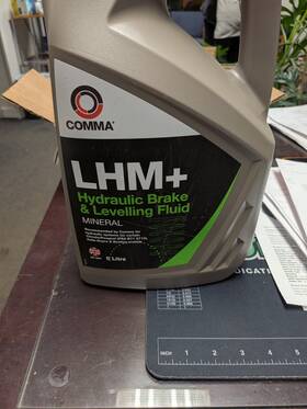 Lhm5l Comma Lhm Hydraulic Brake And Leveling Fluid Lhm5l Comma Lhm Hydraulic Brake And Leveling Fluid
