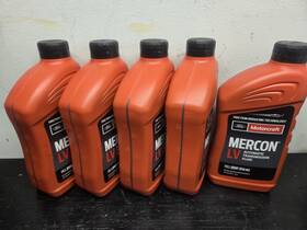 1056847 Ford 5 Qts Genuine Mercon Lv Transmission Fluid