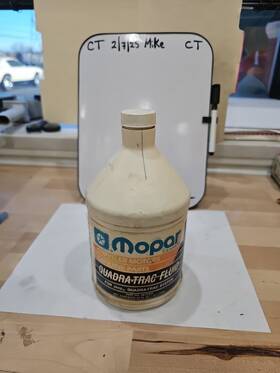 J8133854 Mopar Genuine Quadra-track Fluid For Jeep 32fl.oz J8133854 Mopar Genuine Quadra-track Fluid For Jeep 32fl.oz