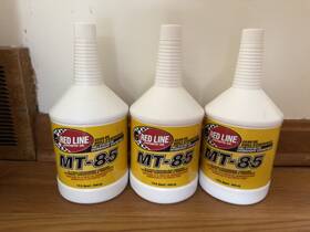 Rl-50504 Red Line Mt-85 Oil Synthetic Manual Transmission Lubricant Mt85 Gl-4 75w85 3 Quarts Rl-50504 Red Line Mt-85 Oil Synthetic Manual Transmission Lubricant Mt85 Gl-4 75w85 3 Quarts
