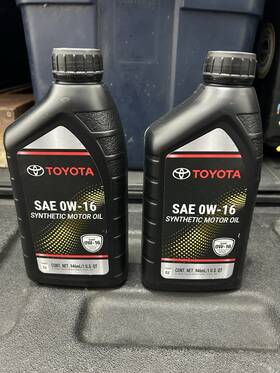 00279-16qte-01 Toyota Genuine / Lexus 0w16 Synthetic Motor Oil Qty 2 Quarts Oem
