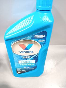 822386 Valvoline Marine 2 -stroke Outboard Engine Oil 1qt