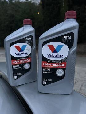 883758 Valvoline Full Synthetic High Mileage With Maxlife Technologyl 5w-30 Motor Oil