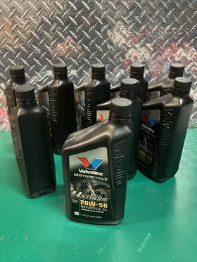 Vv743 Valvoline 9 Pack - 4-stroke Motorcycle Sae 20w-50 Motor Oil 1 Quart