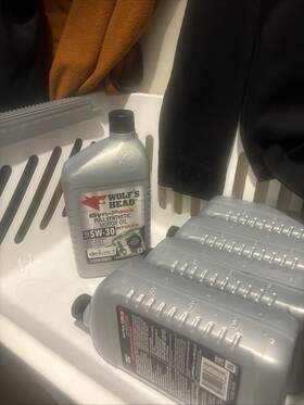 836-95666-56 Wolf Head 5w30 Full Synthetic Motor Oil 5 Qts . Made In Usa